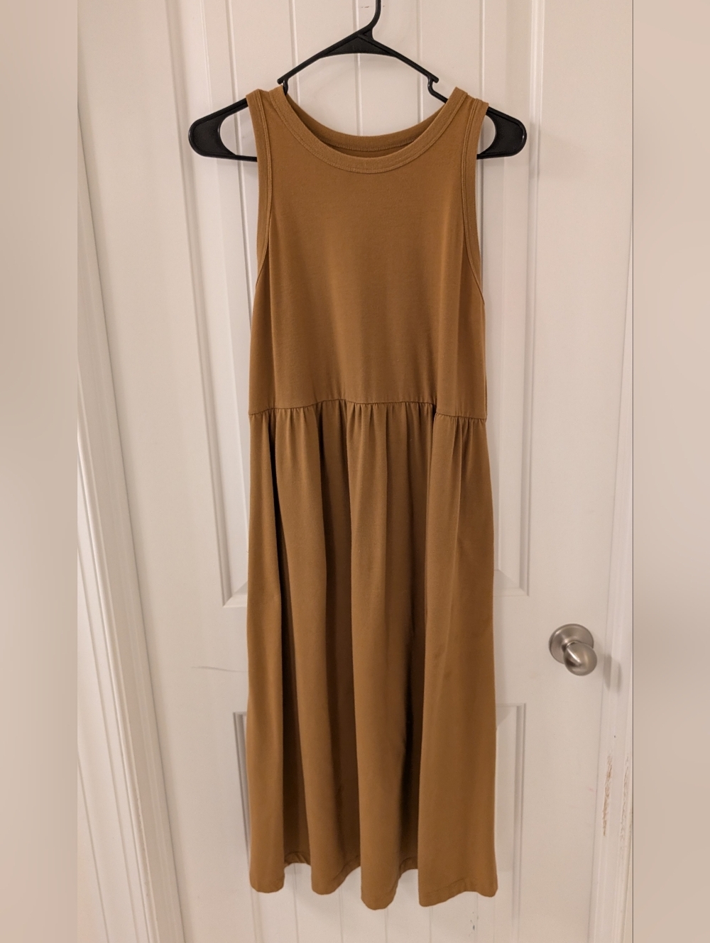a new day ๐ Casual Sleeveless Mustard Midi Dress - Picture 2 of 5
